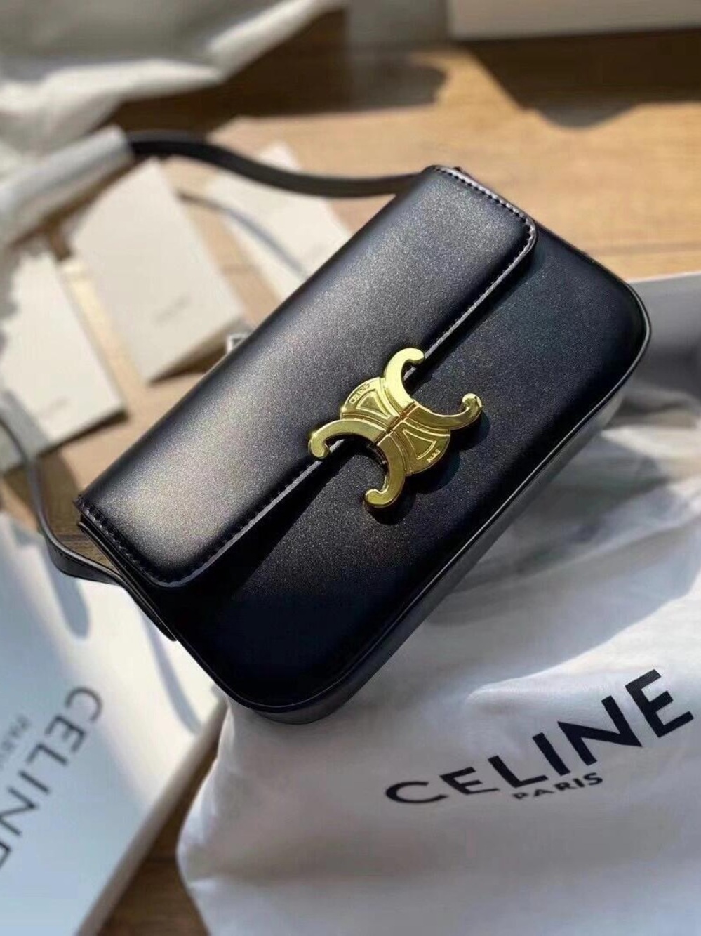 ✨✨CELINE SHOULDER BAG CLAUDE IN SHINY CALFSKIN✨✨